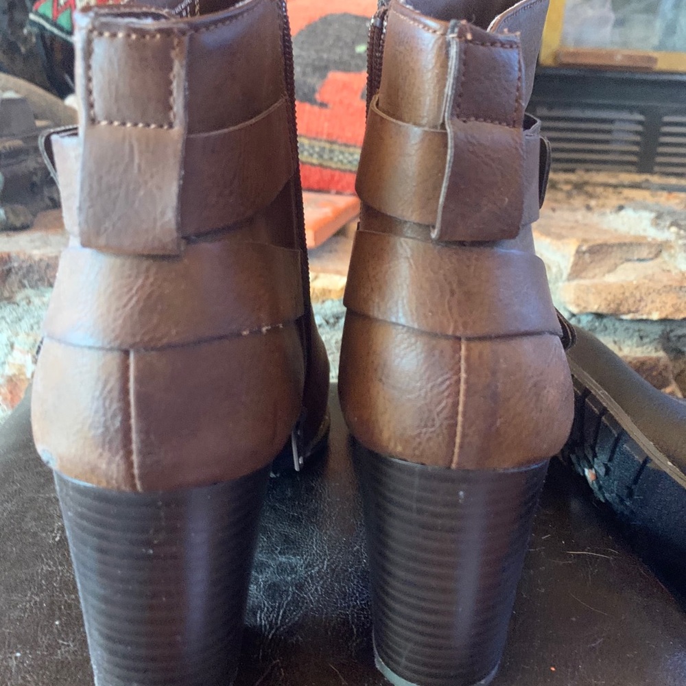 Heeled booties - Picture 2 of 6